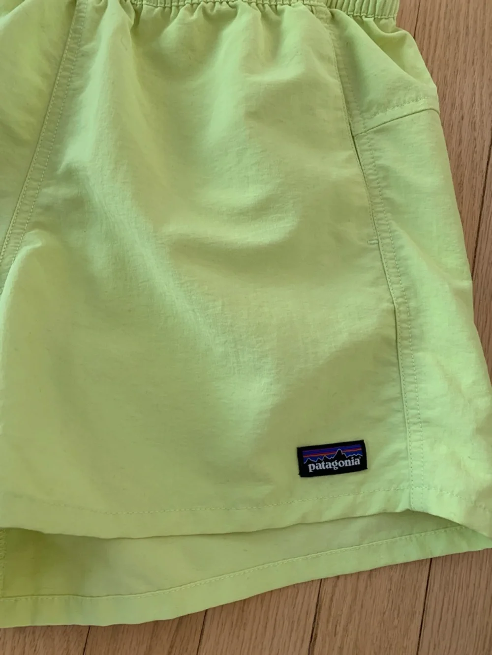 Patagonia Women’s Baggies Shorts Size Small Citrus Yellow - Picture 2 of 5
